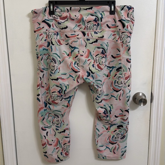 Athleta Ultimate Stash II Capri-2 XL - Picture 2 of 7